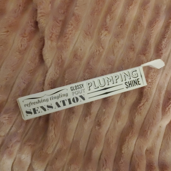 Lip plumping - Picture 3 of 4